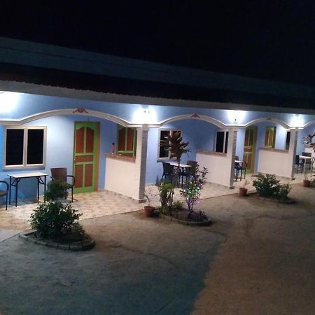 Mazza Nur Motel Pantai Cenang  Buitenkant foto