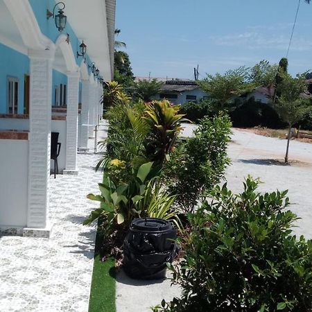 Mazza Nur Motel Pantai Cenang  Buitenkant foto