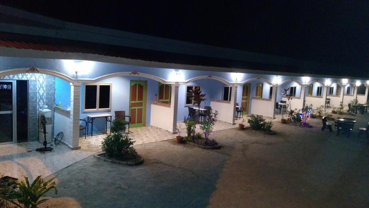 Mazza Nur Motel Pantai Cenang  Buitenkant foto