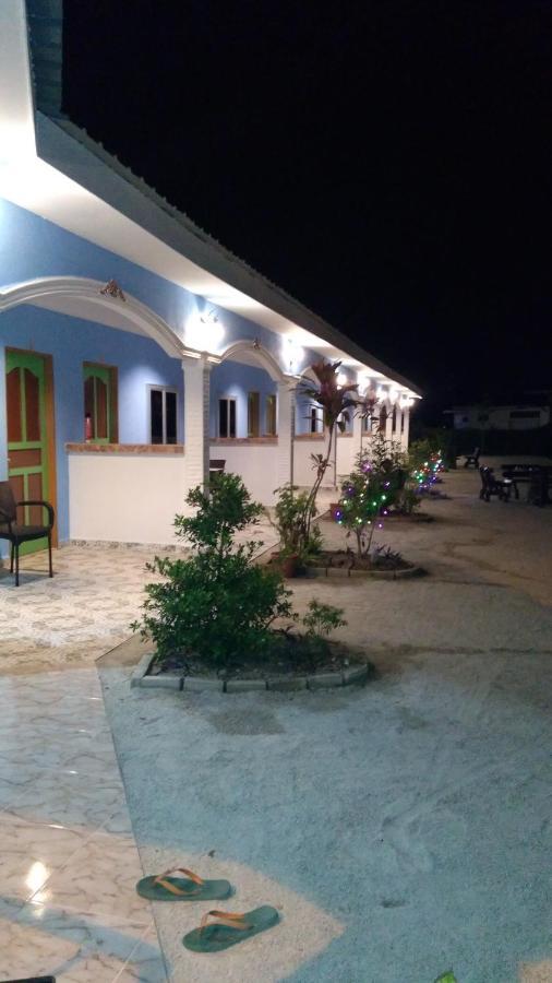Mazza Nur Motel Pantai Cenang  Buitenkant foto