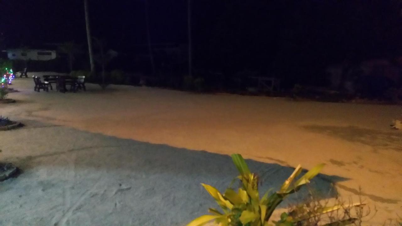 Mazza Nur Motel Pantai Cenang  Buitenkant foto