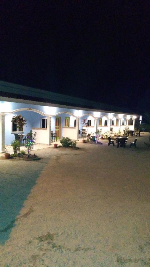 Mazza Nur Motel Pantai Cenang  Buitenkant foto
